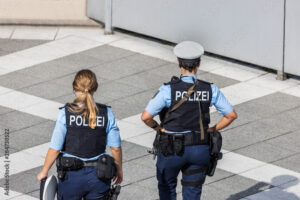 Bývalá elitní policistka se přiznala ke znásilnění patnáctileté dívky