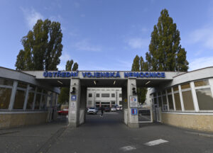 Vojenská policie zadržela tři lidi kvůli zakázkám v Ústřední vojenské nemocnici