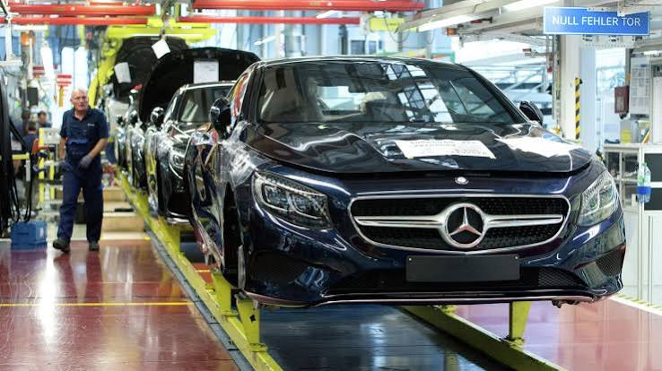 Mercedes-Benz pohrozil uzavřením dvou německých závodů kvůli odmítnutí přesčasů