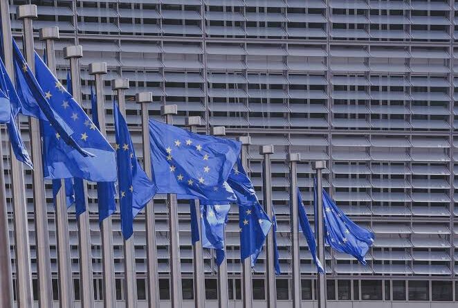 Říjnový summit EU nepřinese nová obranná řešení, píše Rapporteur