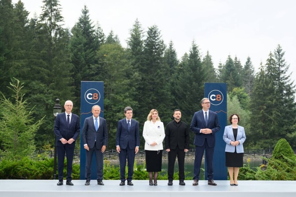 Summit Karpatské osmičky začal v Bukovelu, Česko zastupuje místopředseda Senátu Drahoš