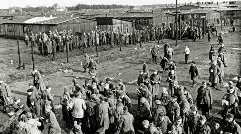 Německo sedm měsíců hledá 105letého muže podezřelého z vražd v táboře