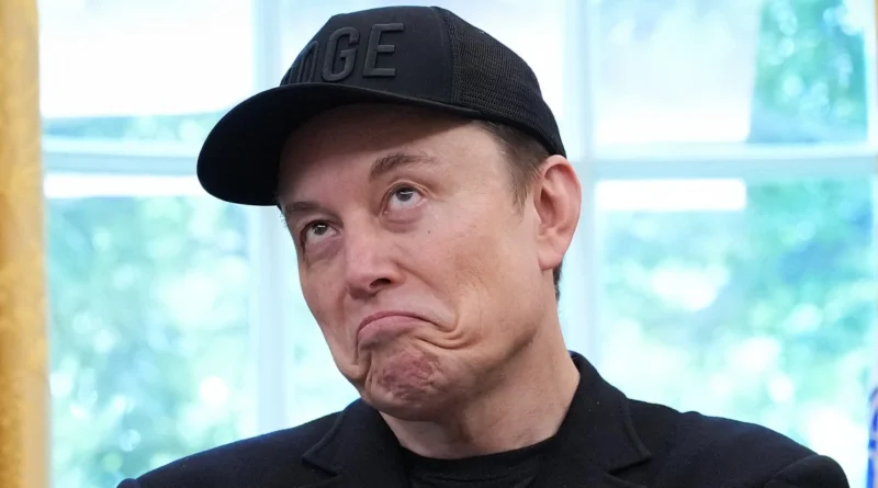 Musk oznámil přejmenování SpaceXAI po Trumpově výnosu o superinteligenci