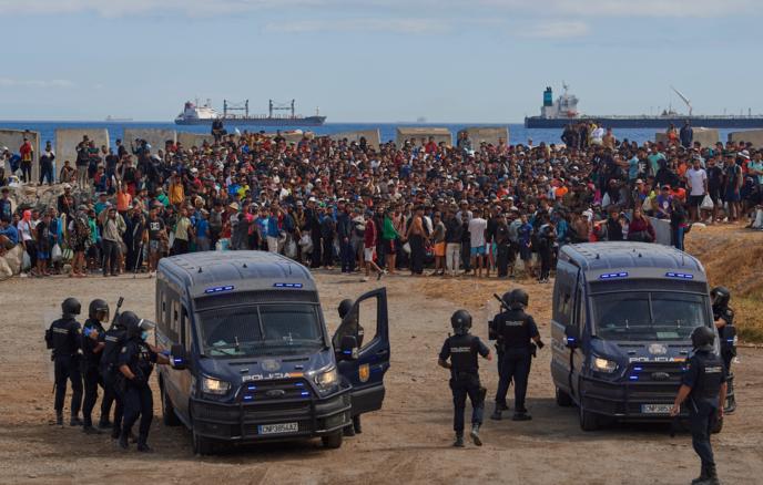 Pět zemí EU chce posílat odmítnuté migranty mimo Evropu