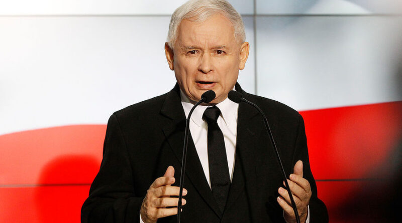 Kaczyński sklidil posměch za spojování školních útoků s Ruskem