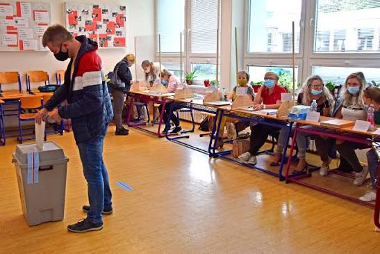 Bookmakeři: V Praze by mohlo vyhrát Spolu, favoritem do Senátu je Grolich