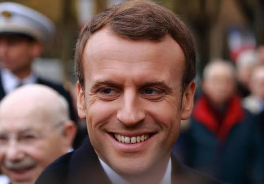 Macron: Francie a Německo chtějí předstihnout čínský automobilový průmysl