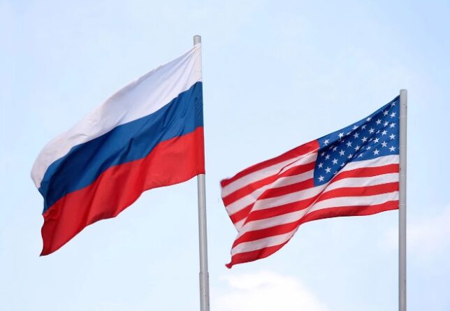Bessent: Spolupráce s Ruskem a nižší ceny nafty prospějí Američanům
